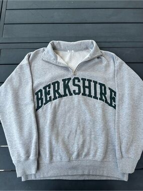 Ardene Gray Quarter-Zip Sweatshirt with Dark Green Lettering